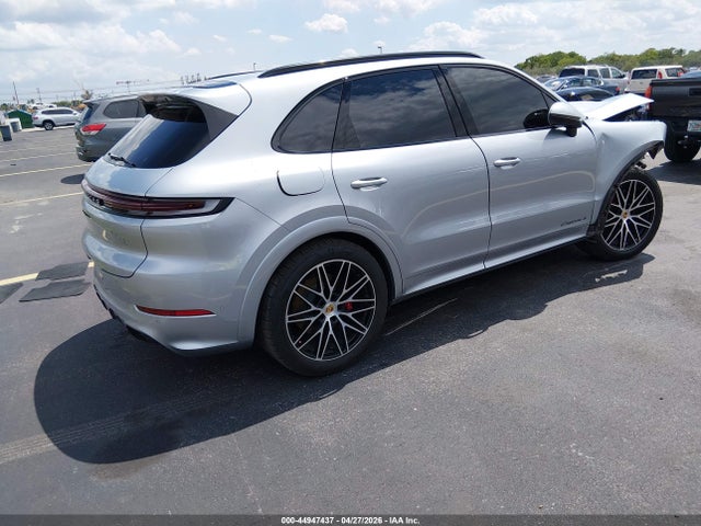 Porsche CAYENNE S 2024 WP1AL2AY5RDA35472 Image 4