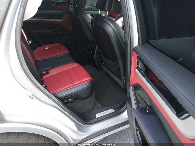 Porsche CAYENNE S 2024 WP1AL2AY5RDA35472 Image 8