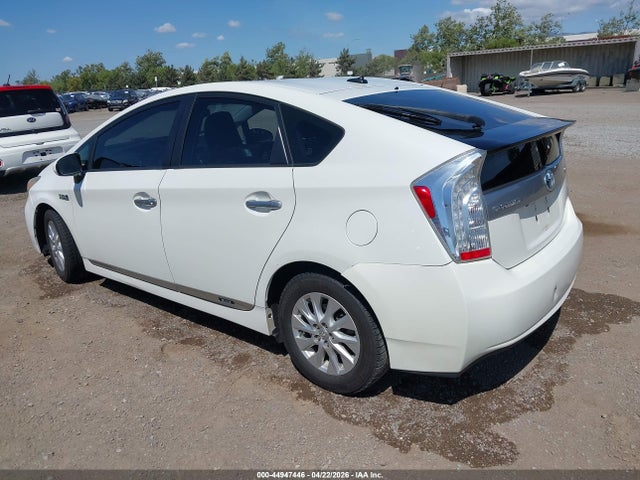 Toyota PRIUS PLUG-IN 2014 JTDKN3DPXE3057797 Image 3