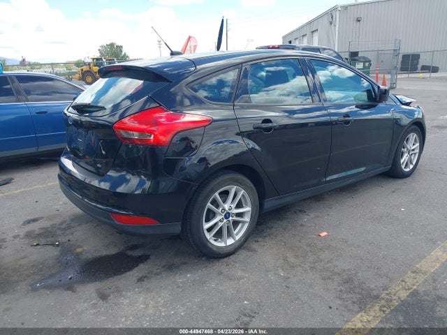 Ford FOCUS SE 2018 1FADP3K29JL311185 Image 4