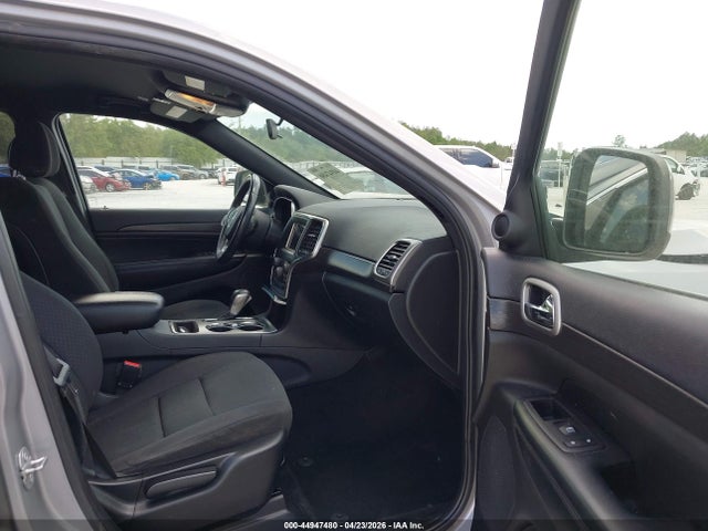 2018 Jeep Grand Cherokee Laredo E 4x2 მანქანა იყიდება აუქციონზე, vin: 1C4RJEAG0JC131197, აუქციონის ნომერი: 44947480