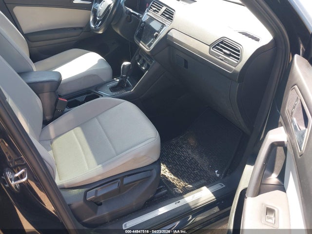 Auction sale of the 2019 Volkswagen Tiguan 2.0t Se/2.0t Sel/2.0t Sel R-line/2.0t Sel R-line Black, vin: 3VV3B7AX7KM168795, lot number: 44947516