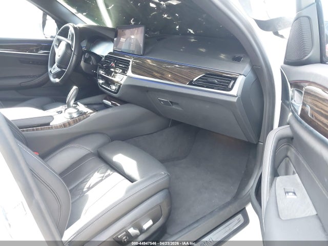 WBA53BH02MWX18615 BMW 530I