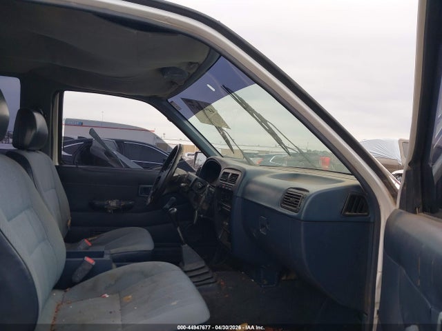 44947677 :رقم المزاد ، 1N6SD16S0SC412865 vin ، 1995 Nissan Truck King Cab Xe مزاد بيع