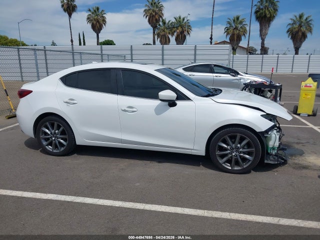 3MZBN1W32JM200116 Mazda Mazda3 Grand Touring
