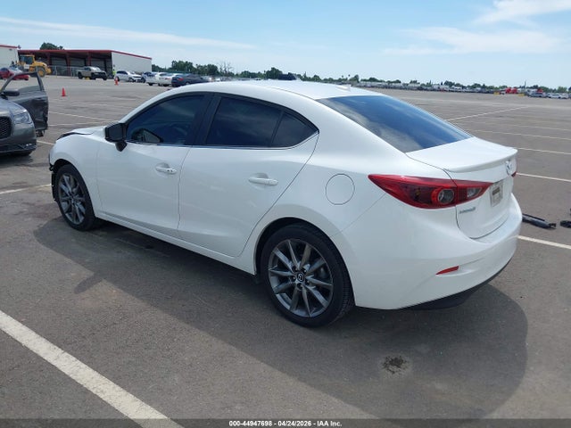 3MZBN1W32JM200116 Mazda Mazda3 Grand Touring