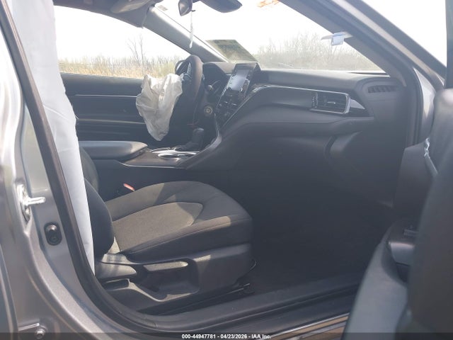Продажа на аукционе авто 2022 Toyota Camry Le, vin: 4T1C11AKXNU683188, номер лота: 44947781