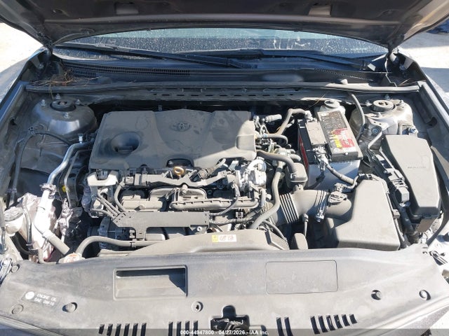 44947800 :رقم المزاد ، 4T1C11AK3NU693027 vin ، 2022 Toyota Camry Le مزاد بيع