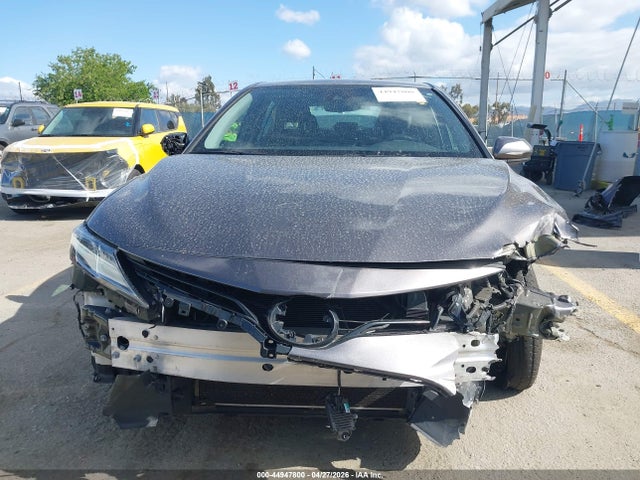 44947800 :رقم المزاد ، 4T1C11AK3NU693027 vin ، 2022 Toyota Camry Le مزاد بيع