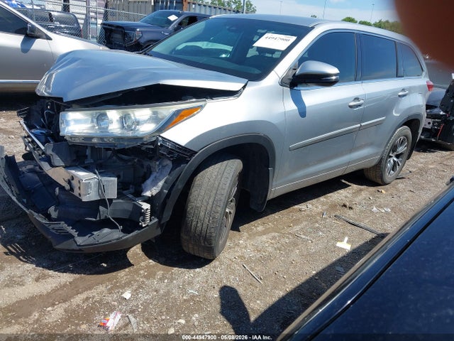 44947900 :رقم المزاد ، 5TDBZRFH4JS866783 vin ، 2018 Toyota Highlander Le Plus مزاد بيع