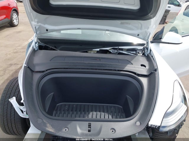 Продаж на аукціоні авто 2024 Tesla Model Y Long Range Dual Motor All-wheel Drive, vin: 7SAYGDEE5RF034057, номер лоту: 44948012