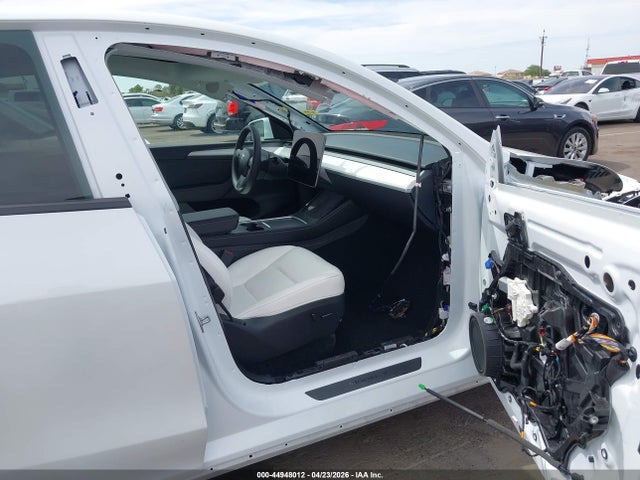 Продаж на аукціоні авто 2024 Tesla Model Y Long Range Dual Motor All-wheel Drive, vin: 7SAYGDEE5RF034057, номер лоту: 44948012