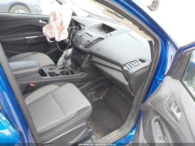 Продажа на аукционе авто 2017 Ford Escape Se, vin: 1FMCU9GD3HUE52507, номер лота: 44948103