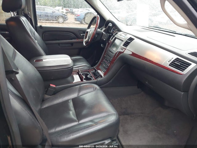 Продаж на аукціоні авто 2010 Cadillac Escalade Esv Premium, vin: 1GYUKJEF7AR291926, номер лоту: 44948123