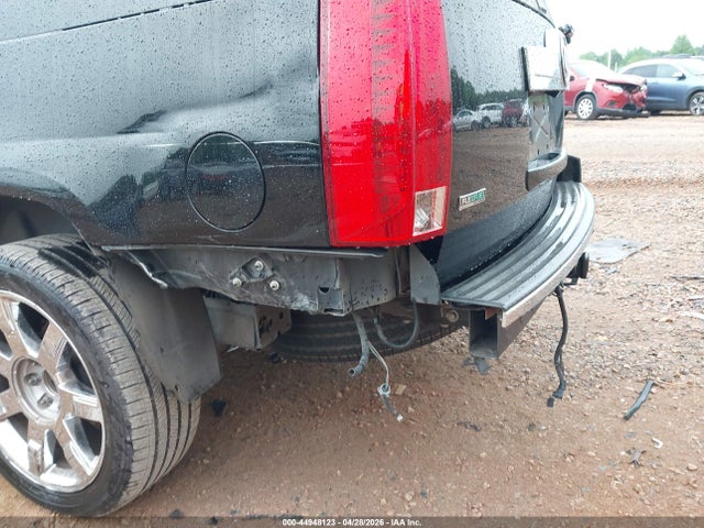 Продаж на аукціоні авто 2010 Cadillac Escalade Esv Premium, vin: 1GYUKJEF7AR291926, номер лоту: 44948123