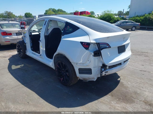 Продажа на аукционе авто 2023 Tesla Model Y Awd/long Range Dual Motor All-wheel Drive, vin: 7SAYGDEE0PF666543, номер лота: 44948127