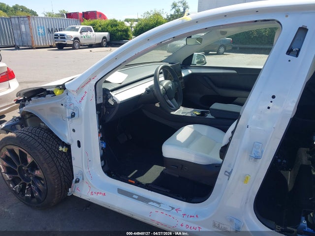Продажа на аукционе авто 2023 Tesla Model Y Awd/long Range Dual Motor All-wheel Drive, vin: 7SAYGDEE0PF666543, номер лота: 44948127