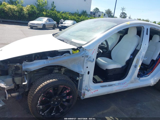 Продажа на аукционе авто 2023 Tesla Model Y Awd/long Range Dual Motor All-wheel Drive, vin: 7SAYGDEE0PF666543, номер лота: 44948127