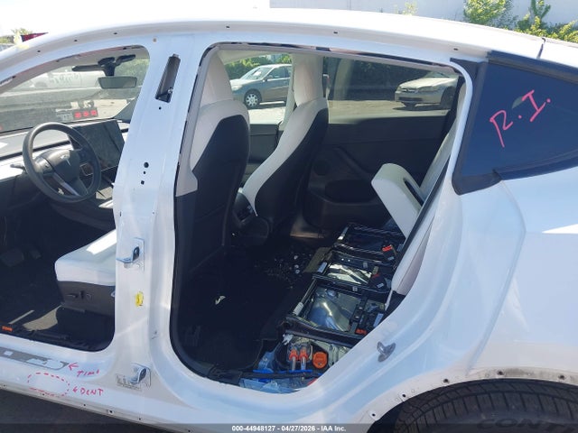 Продажа на аукционе авто 2023 Tesla Model Y Awd/long Range Dual Motor All-wheel Drive, vin: 7SAYGDEE0PF666543, номер лота: 44948127