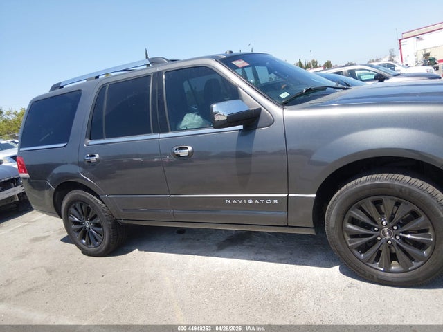 Lincoln Navigator 2015 5LMJJ2HT3FEJ09262 Image 13