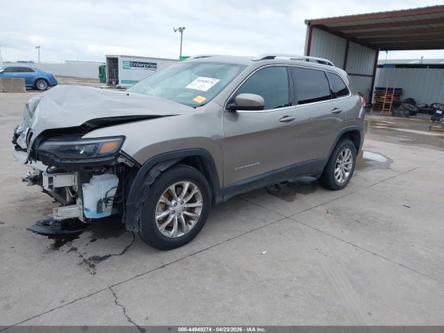 44948274 :رقم المزاد ، 1C4PJMCB5KD105578 vin ، 2019 Jeep Cherokee Latitude 4x4 مزاد بيع
