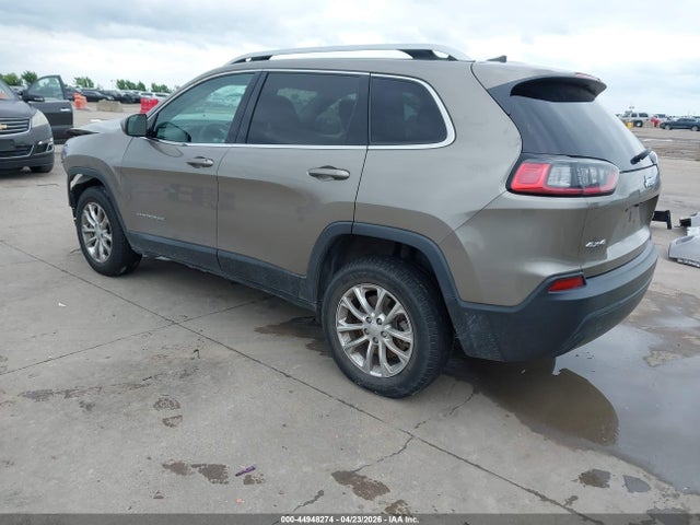 44948274 :رقم المزاد ، 1C4PJMCB5KD105578 vin ، 2019 Jeep Cherokee Latitude 4x4 مزاد بيع