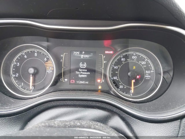 44948274 :رقم المزاد ، 1C4PJMCB5KD105578 vin ، 2019 Jeep Cherokee Latitude 4x4 مزاد بيع