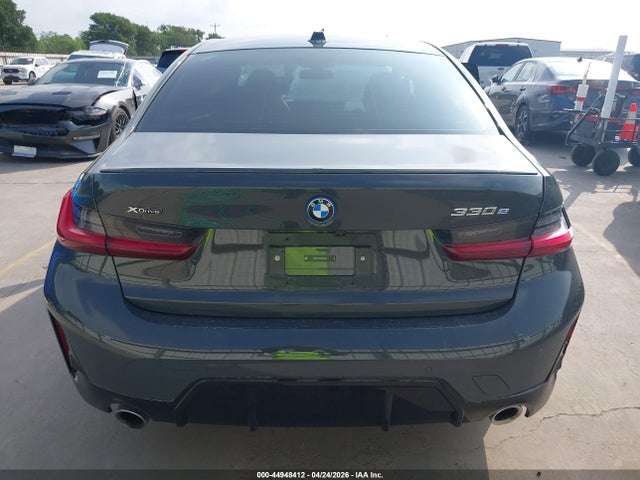 44948412 :رقم المزاد ، 3MW39FS05P8D38378 vin ، 2023 Bmw 330e Xdrive مزاد بيع