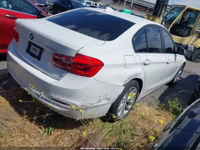2016 Bmw 320i მანქანა იყიდება აუქციონზე, vin: WBA8A9C51GK618824, აუქციონის ნომერი: 44948492