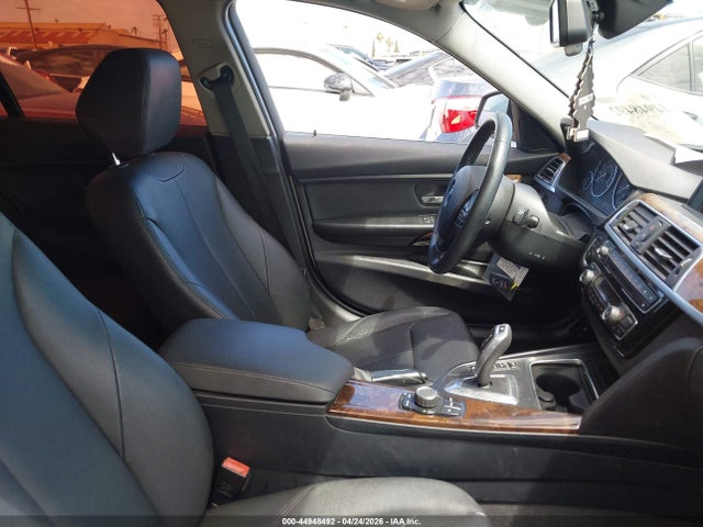 2016 Bmw 320i მანქანა იყიდება აუქციონზე, vin: WBA8A9C51GK618824, აუქციონის ნომერი: 44948492