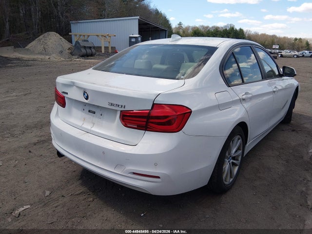 2017 Bmw 320i Xdrive მანქანა იყიდება აუქციონზე, vin: WBA8A3C56HK691122, აუქციონის ნომერი: 44948495