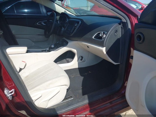 2015 Chrysler 200 Limited მანქანა იყიდება აუქციონზე, vin: 1C3CCCAB2FN554288, აუქციონის ნომერი: 44948500