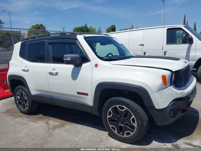 44948515 :رقم المزاد ، ZACCJBCT6GPD70790 vin ، 2016 Jeep Renegade Trailhawk مزاد بيع