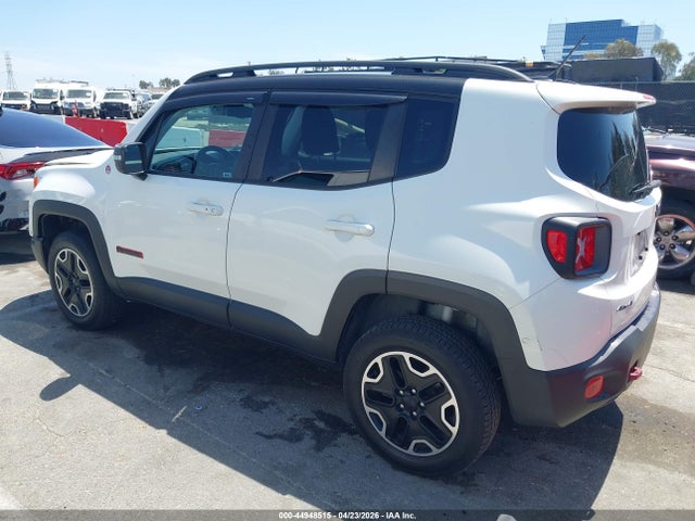 44948515 :رقم المزاد ، ZACCJBCT6GPD70790 vin ، 2016 Jeep Renegade Trailhawk مزاد بيع
