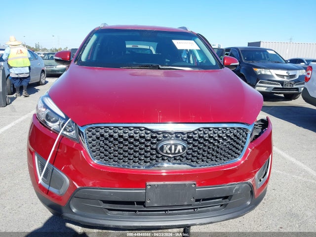5XYPGDA59GG131864 KIA Sorento 3.3l Lx