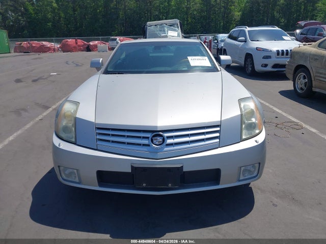 44948604 :رقم المزاد ، 1G6DC54A055602354 vin ، 2005 Cadillac Xlr مزاد بيع