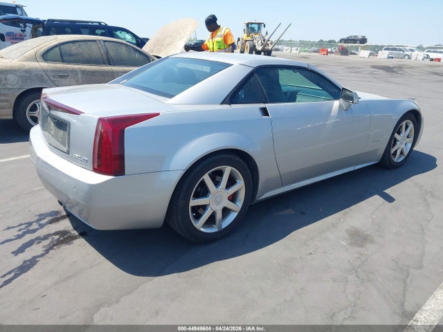 44948604 :رقم المزاد ، 1G6DC54A055602354 vin ، 2005 Cadillac Xlr مزاد بيع