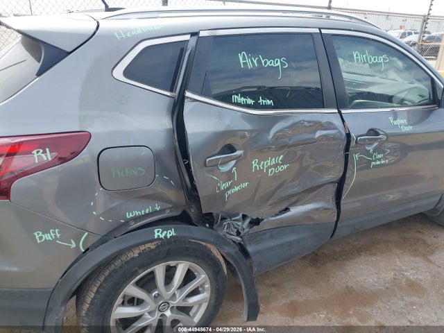 44948674 :رقم المزاد ، JN1BJ1BV4MW569301 vin ، 2021 Nissan Rogue Sport Sv Fwd Xtronic Cvt مزاد بيع