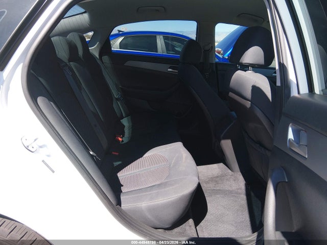 5NPE24AF1JH687911 Hyundai SONATA SE