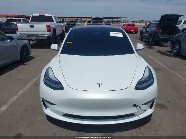 44948809 :رقم المزاد ، 5YJ3E1EB5JF134391 vin ، 2018 Tesla Model 3 Long Range/performance مزاد بيع