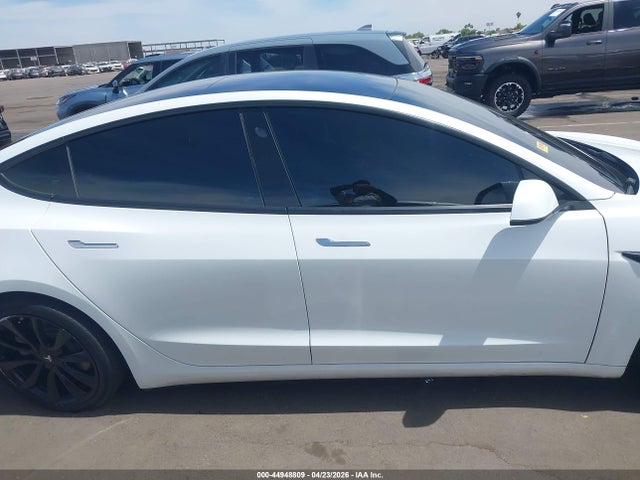 44948809 :رقم المزاد ، 5YJ3E1EB5JF134391 vin ، 2018 Tesla Model 3 Long Range/performance مزاد بيع
