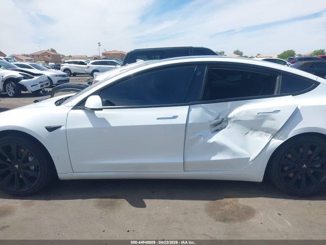 44948809 :رقم المزاد ، 5YJ3E1EB5JF134391 vin ، 2018 Tesla Model 3 Long Range/performance مزاد بيع