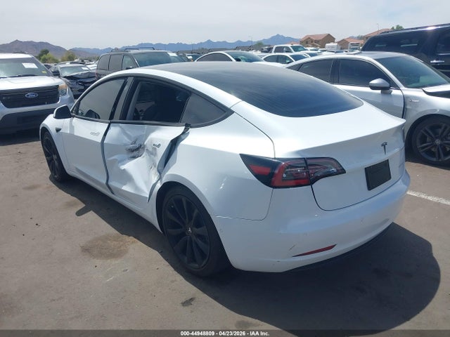44948809 :رقم المزاد ، 5YJ3E1EB5JF134391 vin ، 2018 Tesla Model 3 Long Range/performance مزاد بيع
