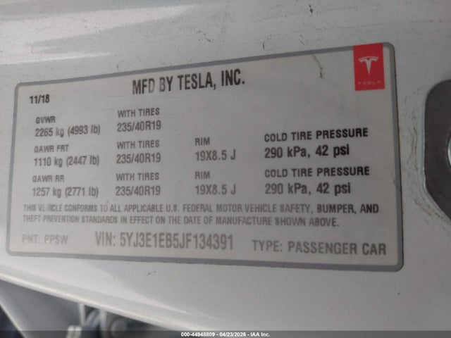 44948809 :رقم المزاد ، 5YJ3E1EB5JF134391 vin ، 2018 Tesla Model 3 Long Range/performance مزاد بيع