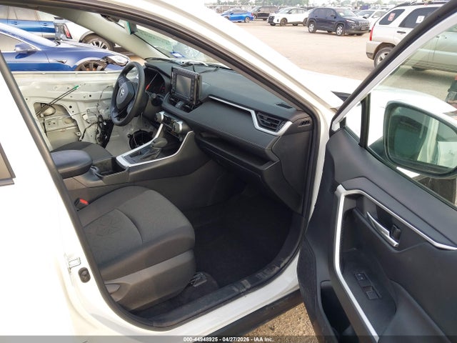 44948925 :رقم المزاد ، 2T3W1RFV1NC173562 vin ، 2022 Toyota Rav4 Xle مزاد بيع
