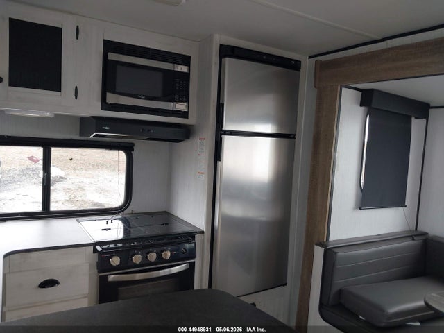 44948931 :رقم المزاد ، 5SFEB3423NE510752 vin ، 2022 Heartland Trail Runner Series مزاد بيع