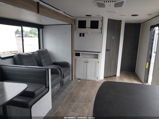 44948931 :رقم المزاد ، 5SFEB3423NE510752 vin ، 2022 Heartland Trail Runner Series مزاد بيع