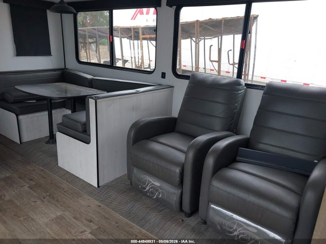 44948931 :رقم المزاد ، 5SFEB3423NE510752 vin ، 2022 Heartland Trail Runner Series مزاد بيع