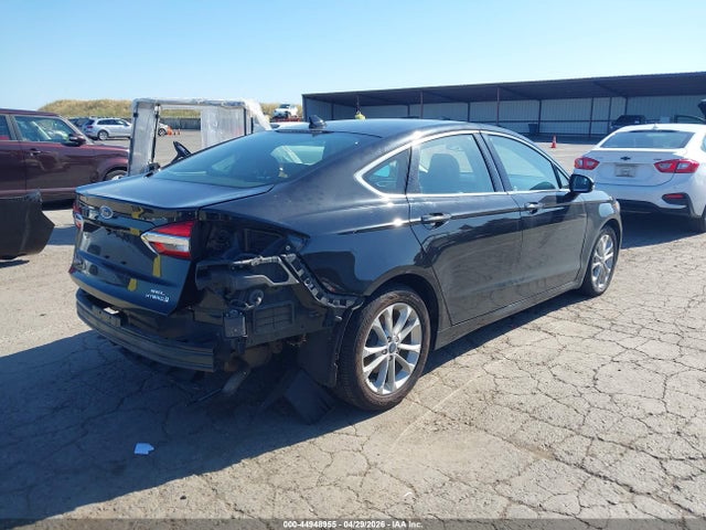 3FA6P0MU8KR174586 Ford Fusion Hybrid Sel