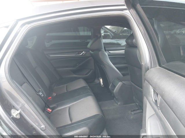 44948957 :رقم المزاد ، 1HGCV1F36JA132411 vin ، 2018 Honda Accord Sport مزاد بيع